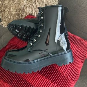 NWT PrettyLittleThing Chunky Heel Combat Boots!
